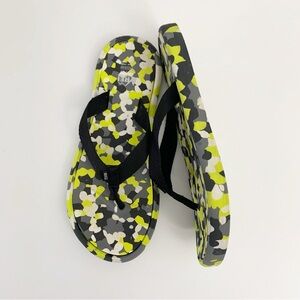 REI Co-op Recycled Neon Camouflage Flip-Flops ~ 6M/7W